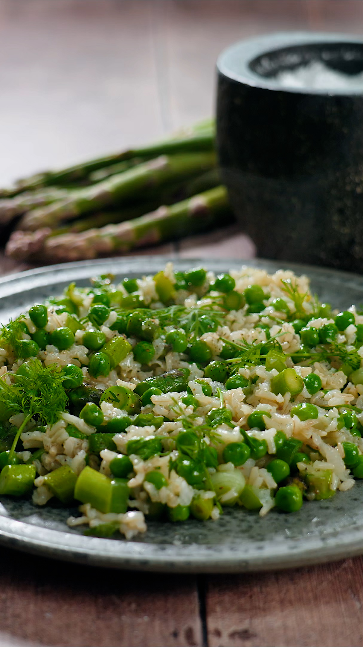 Fried Rice with Asparagus and Peas - uhhmami